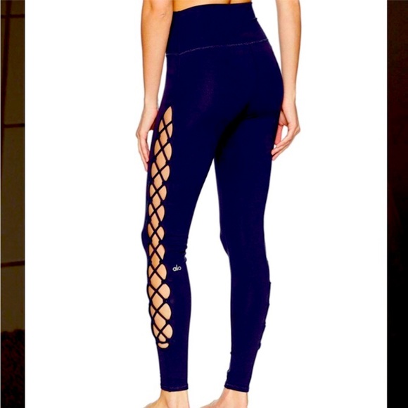 ALO Yoga Pants - Alo Yoga High Rise Interlace Leggings Navy Blue
Size S Lace Up Athleisure